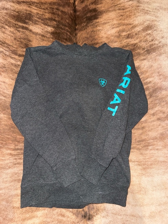 Ariat Other - Ariat women’s Charcoal Crewneck Sweatshirt with Teal Logo